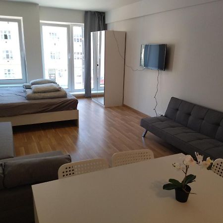 Brand New One Bedroom Apartment #54 In Brand New Building With Free Parking ปราก ภายนอก รูปภาพ